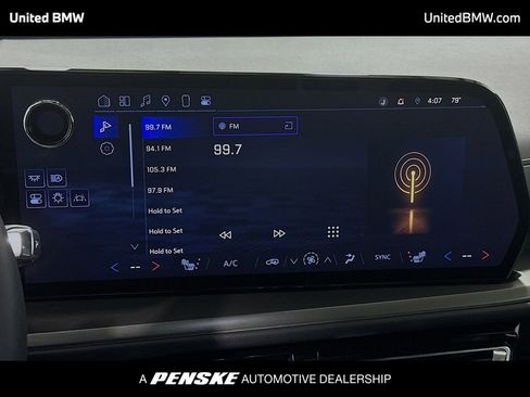 Used 2025 Chevrolet Traverse LT w/ Midnight/Sport Edition FWD image 8