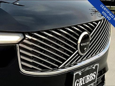 Certified 2025 Volvo XC90 B6 Plus image 37