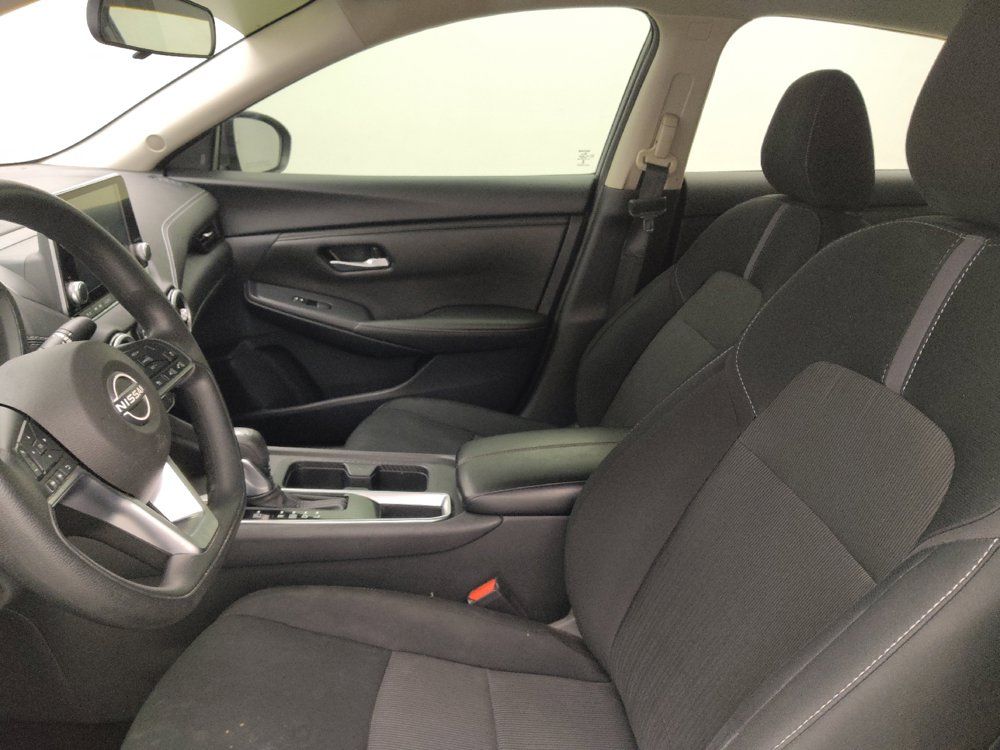 Used 2025 Nissan Sentra SV FWD image 17