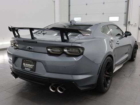 Used 2021 Chevrolet Camaro ZL1 RWD image 5