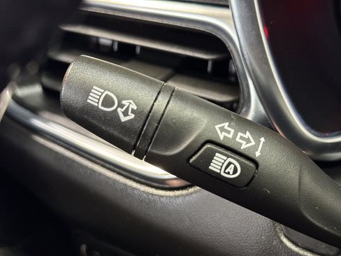 Used 2021 Chevrolet Equinox LT FWD image 25