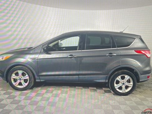 Used 2015 Ford Escape SE FWD image 2