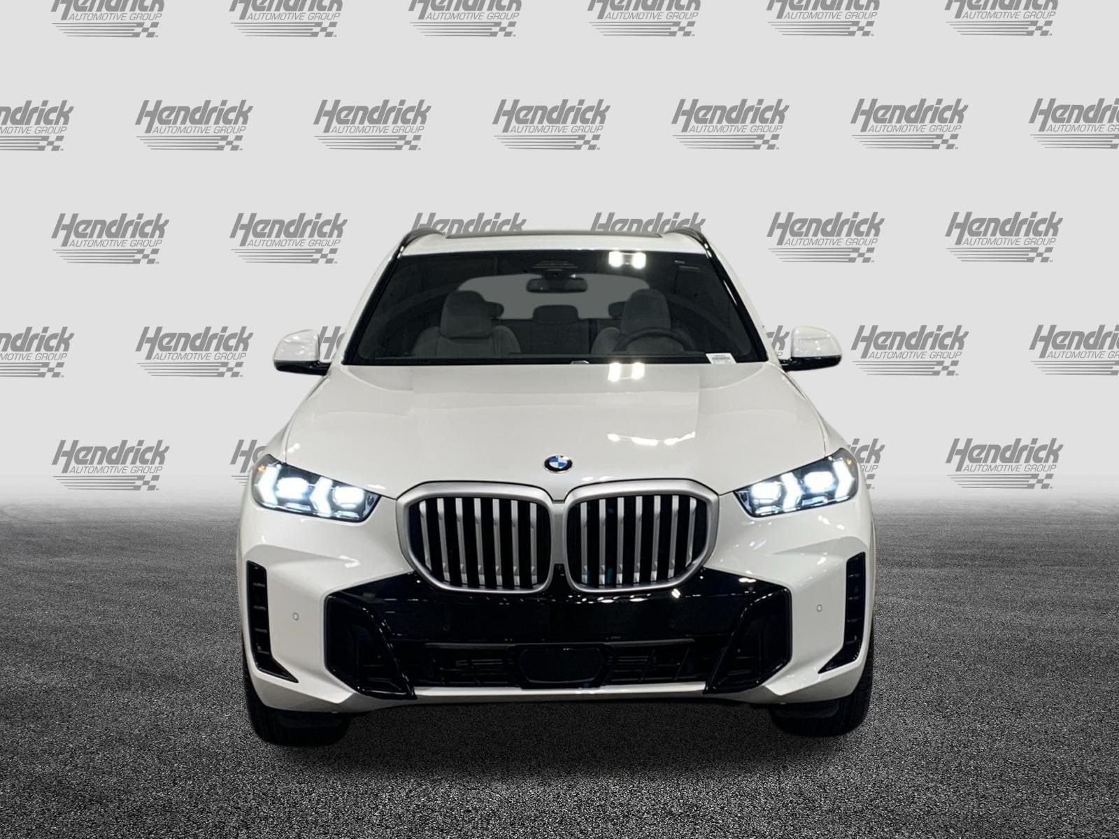 Certified 2026 BMW X5 xDrive40i w/ M Sport Package AWD/4WD image 2