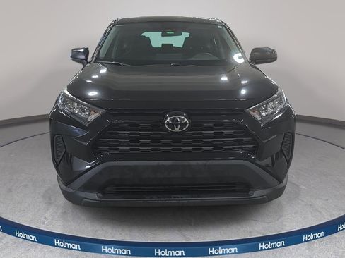 Used 2022 Toyota RAV4 LE FWD image 3