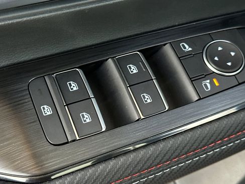 New 2026 Nissan Kicks SR image 14