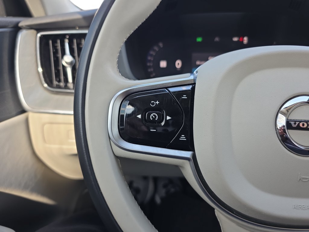Used 2025 Volvo XC60 B5 Plus w/ Protection Package AWD/4WD image 16