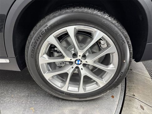 New 2026 BMW X5 xDrive40i w/ Climate Comfort Package image 27