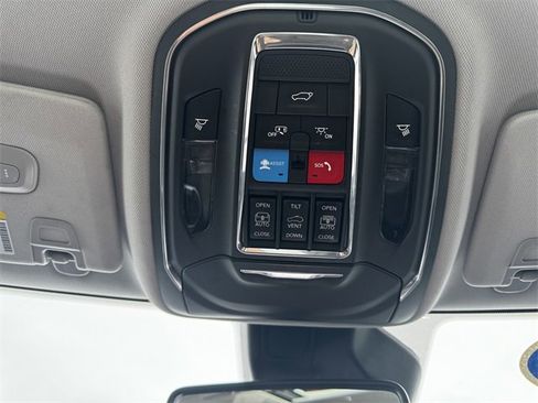 Used 2023 Jeep Grand Cherokee 4WD 4xe image 39