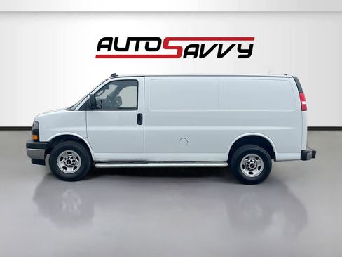 Used 2024 GMC Savana 2500 w/ Driver Convenience Package RWD image 4