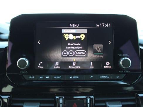 Certified 2022 Nissan Pathfinder SV image 23