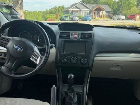 Used 2014 Subaru Crosstrek 2.0i Premium AWD/4WD image 9