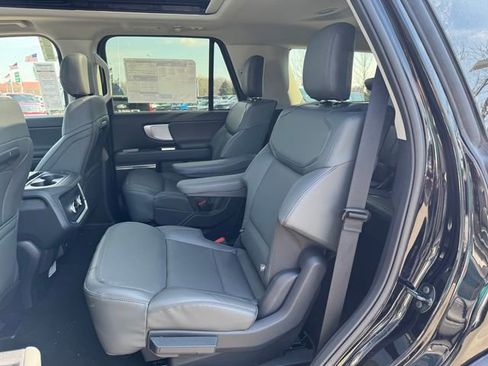 New 2026 Ford Expedition Active image 15