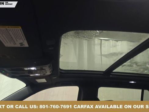 Used 2024 GMC Yukon Denali Ultimate image 2