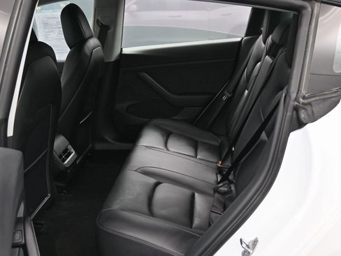 Used 2021 Tesla Model 3 Standard Range Plus image 36