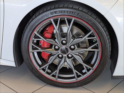 Used 2023 Chevrolet Corvette Stingray Premium Conv w/ Z51 Performance Package RWD image 10