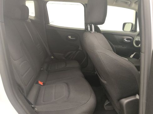 Used 2020 Jeep Renegade Latitude FWD image 19
