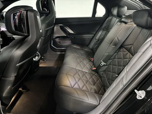 Used 2025 BMW 740i xDrive image 17