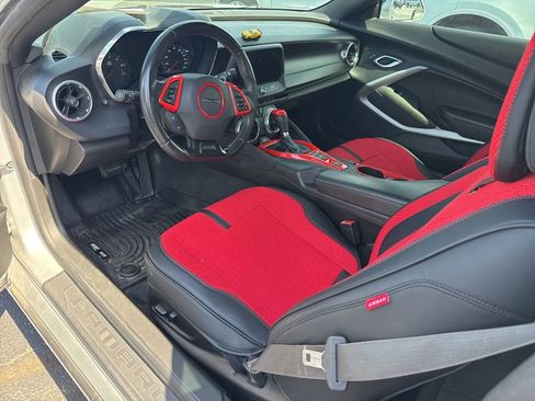 Used 2017 Chevrolet Camaro SS RWD image 10