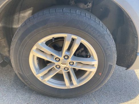 Used 2023 Ford Explorer XLT w/ Equipment Group 202A AWD/4WD image 13