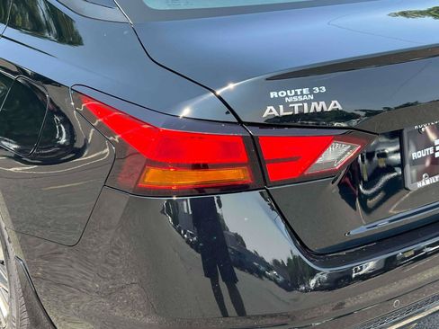 Used 2024 Nissan Altima 2.5 SV w/ SV Premium Package AWD/4WD image 8