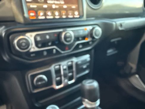 Used 2023 Jeep Gladiator Sport AWD/4WD image 19