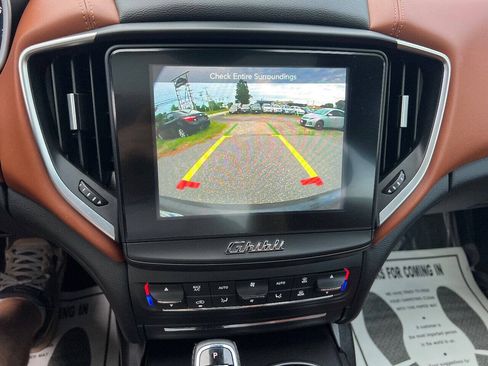 Used 2019 Maserati Ghibli RWD image 33