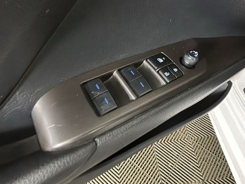 Used 2024 Toyota Camry SE FWD image 10