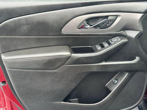 Used 2019 Chevrolet Traverse LT image 14