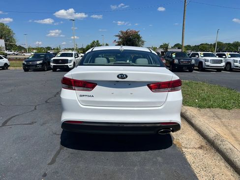 Used 2016 Kia Optima LX w/ Option Group 014 FWD image 6