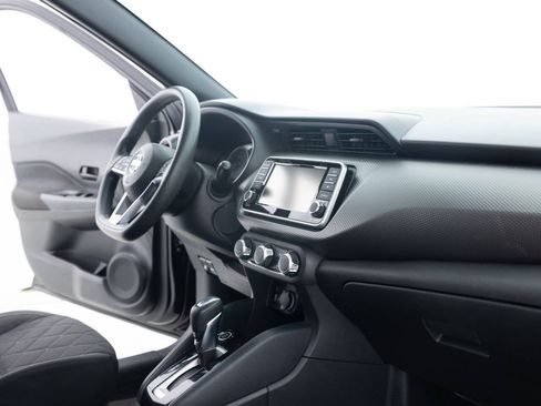 Used 2020 Nissan Kicks S FWD image 27