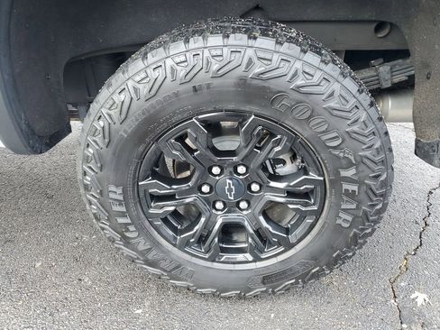 Used 2022 Chevrolet Silverado 1500 ZR2 image 32