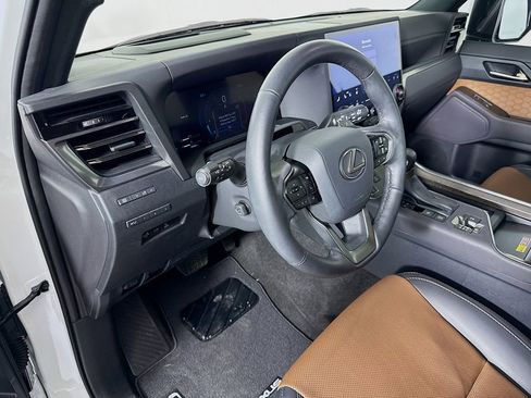 Certified 2024 Lexus GX 550 w/ Accessory Package (Z1) AWD/4WD image 9