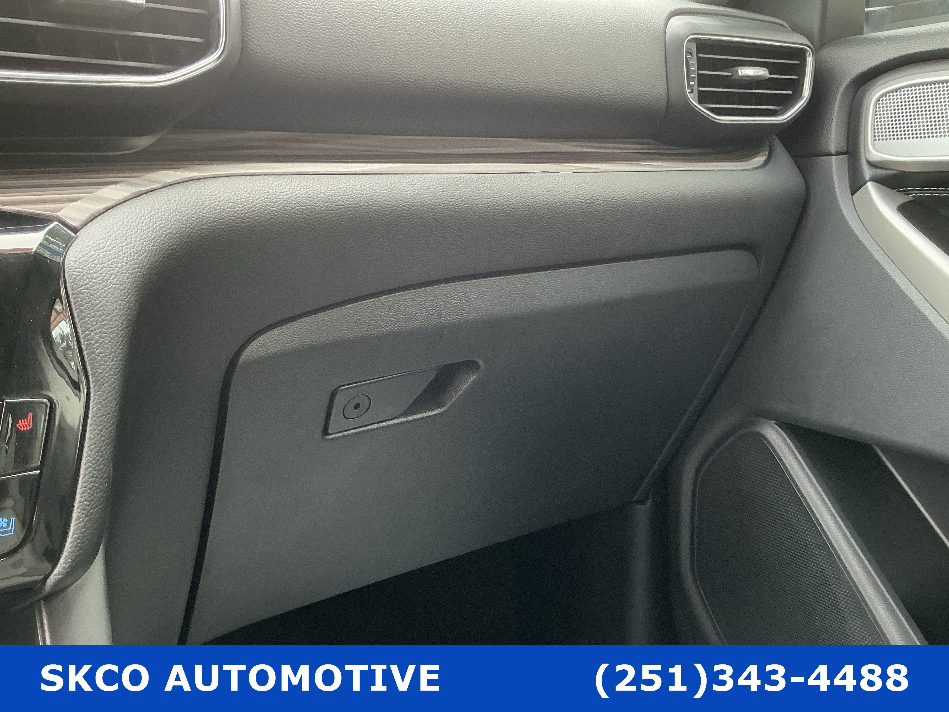 Used 2022 Ford Explorer Limited AWD/4WD image 24