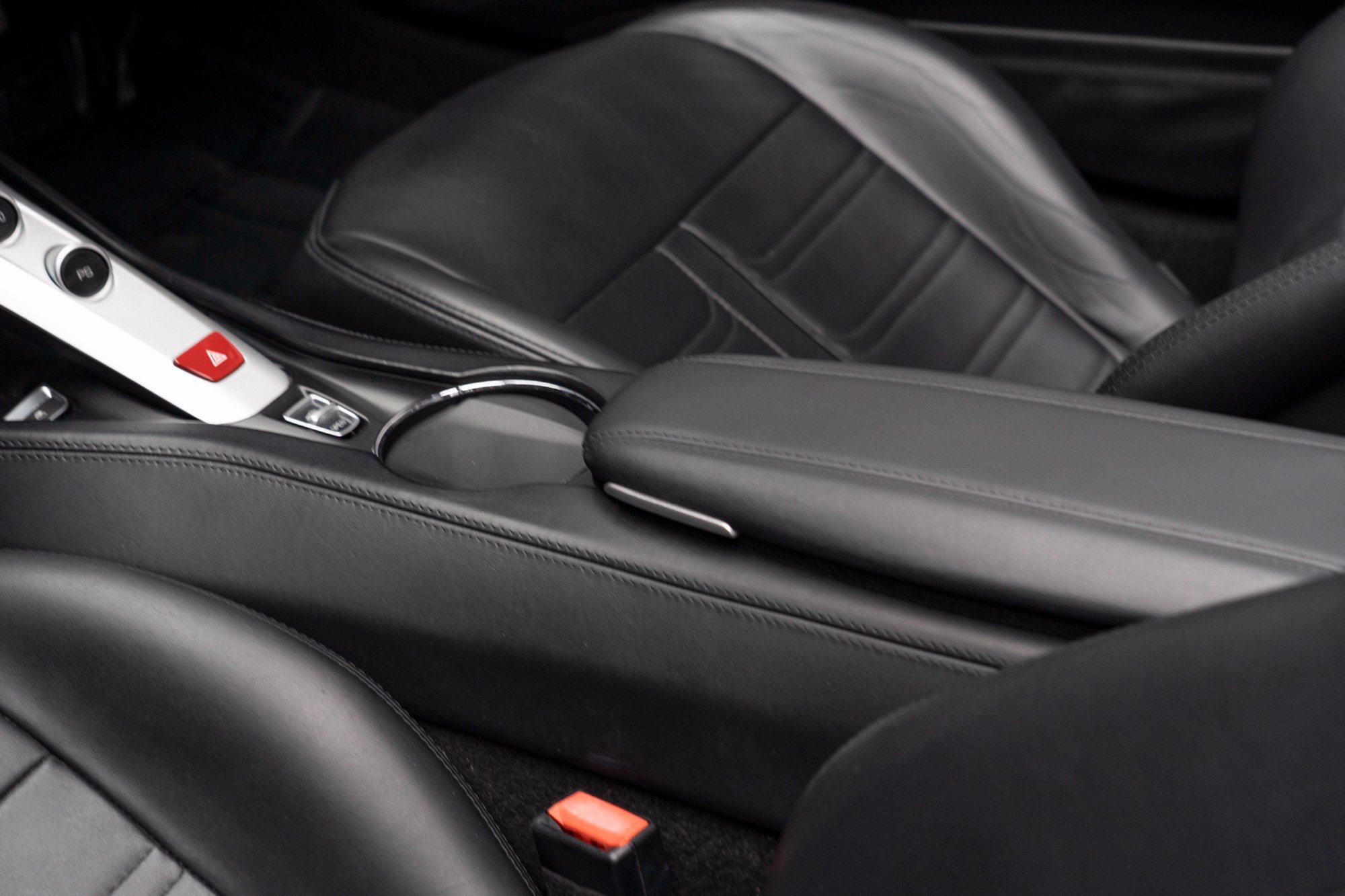 Used 2016 Ferrari California T RWD image 17