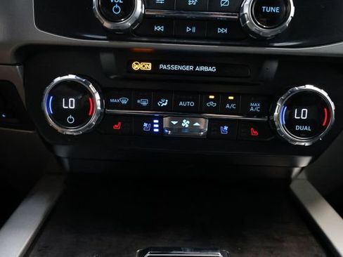 Used 2022 Ford F250 Lariat w/ Black Appearance Package image 85