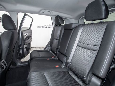 Used 2019 Nissan Rogue SV FWD image 16