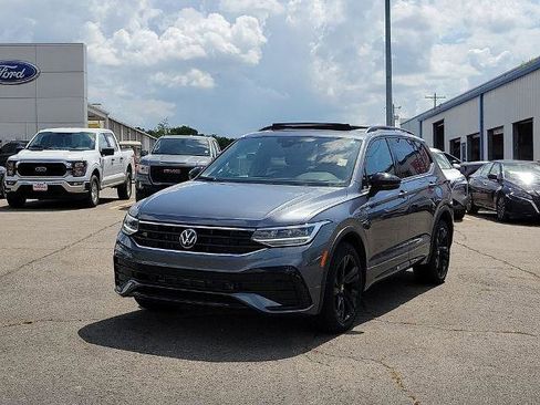 Used 2024 Volkswagen Tiguan SE R-Line w/ MDO Package, Three-Row image 2