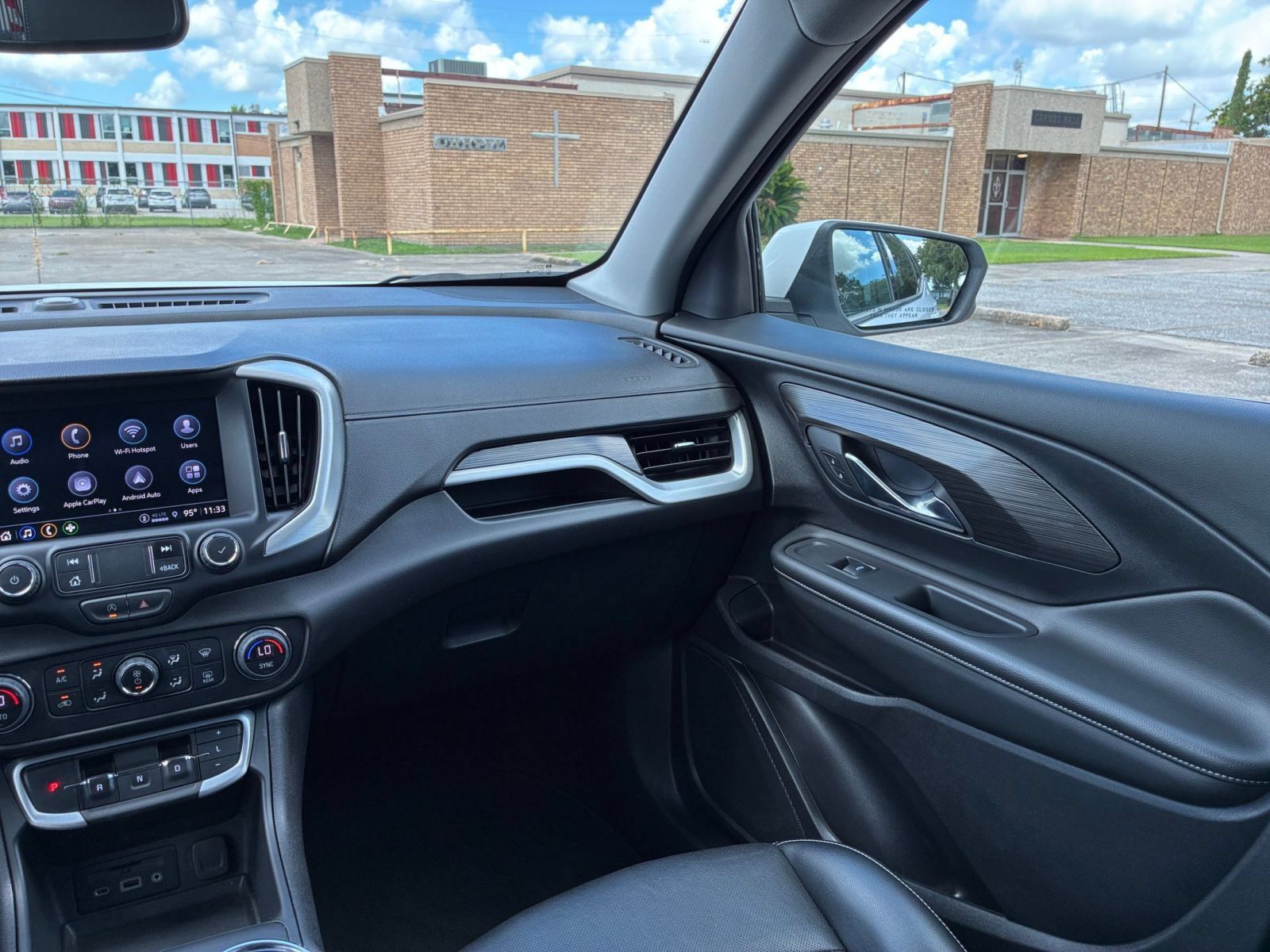 Used 2024 GMC Terrain SLT AWD/4WD image 36