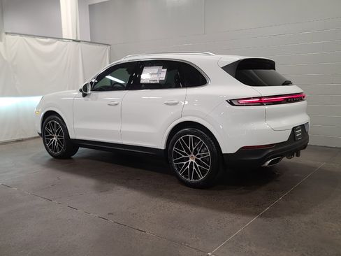 New 2026 Porsche Cayenne image 3