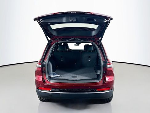 New 2025 Jeep Grand Cherokee Altitude image 16