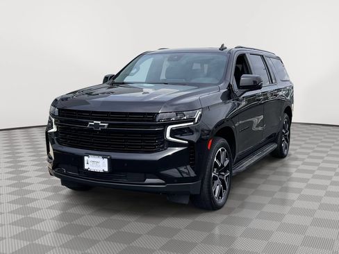 Used 2024 Chevrolet Suburban RST w/ Luxury Package AWD/4WD image 3