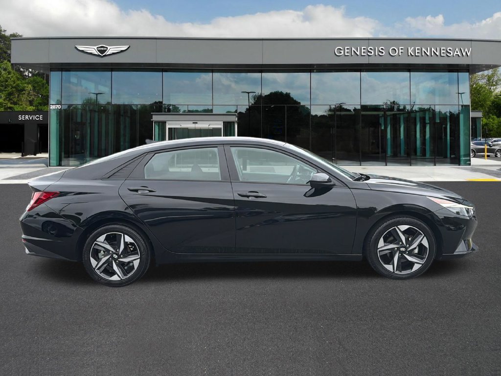 Used 2023 Hyundai Elantra SEL w/ Convenience Package FWD image 9