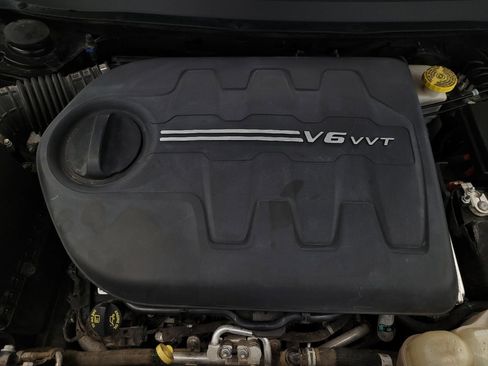 Used 2019 Jeep Cherokee Latitude w/ Popular Appearance Group image 30