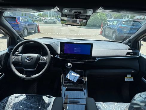 New 2026 Toyota Sienna Platinum AWD/4WD image 13