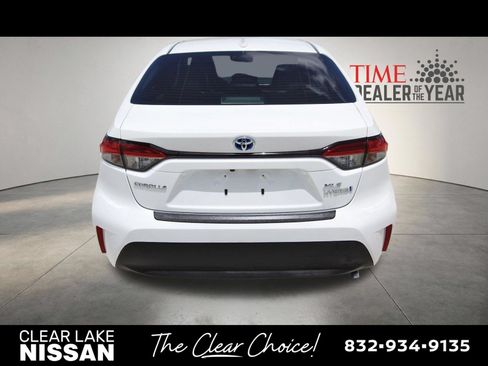 Used 2024 Toyota Corolla XLE FWD image 6