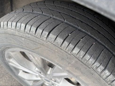 Used 2021 Ford Explorer XLT w/ Equipment Group 202A image 10