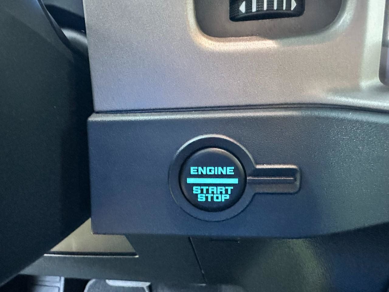 Used 2025 Ford Bronco Outer Banks AWD/4WD image 34