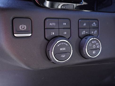 Certified 2024 Chevrolet Silverado 2500 LTZ w/ LTZ Convenience Package image 19