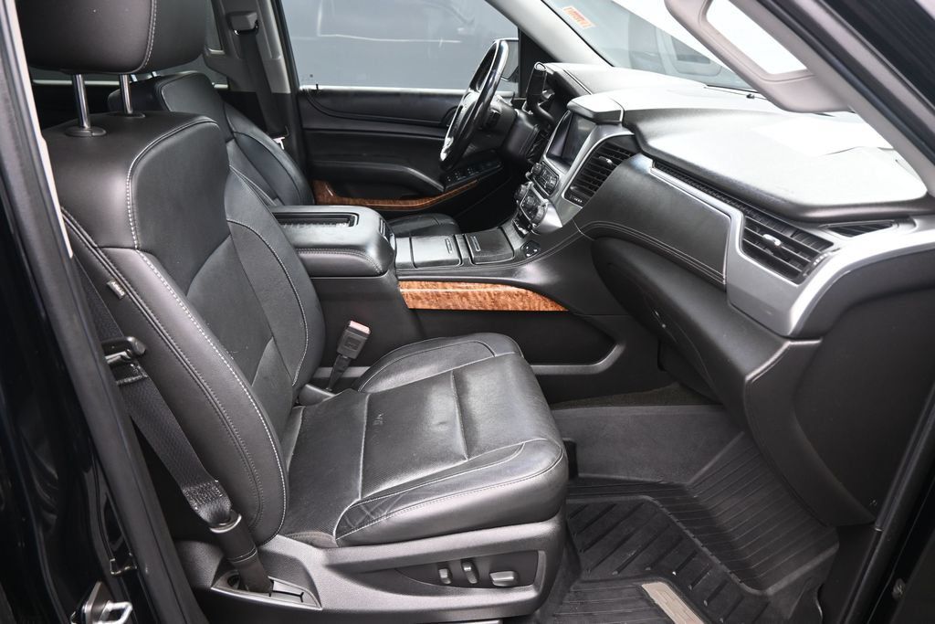 Used 2018 Chevrolet Suburban Premier AWD/4WD image 10
