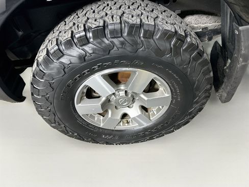 Used 2012 Nissan Frontier PRO-4X w/ Pro-4x Luxury Pkg AWD/4WD image 11
